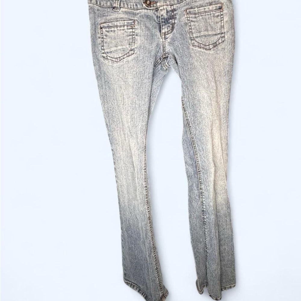 Y2K Low-Rise Light Wash Bootcut Jeans — Double Button Vintage Denim